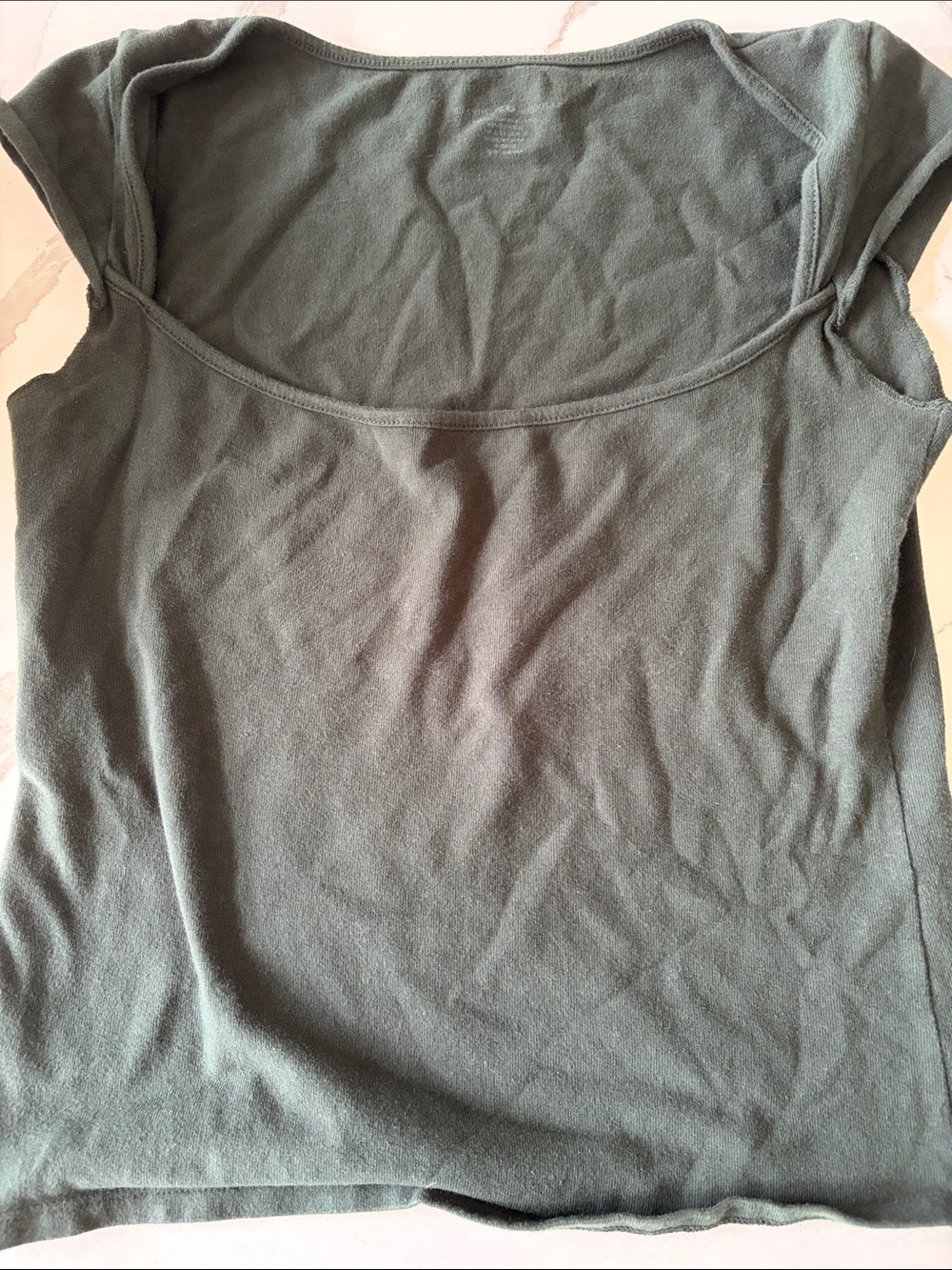 Brandy Melville Women's  Green Scoop Neck Tank (looks Olive green- is green!)